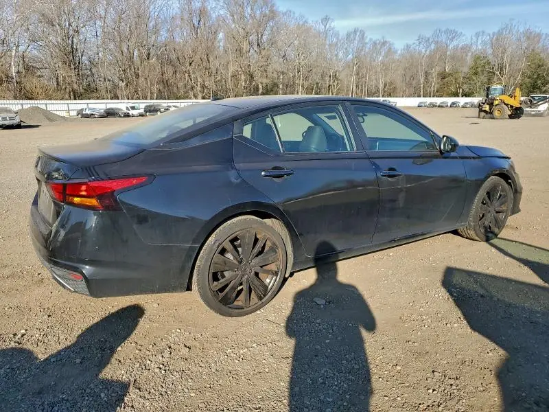 2019 NISSAN ALTIMA SR  