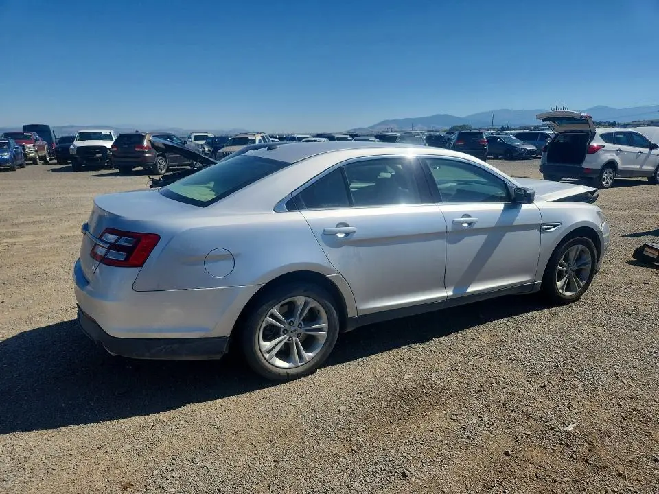 2019 FORD TAURUS SE  