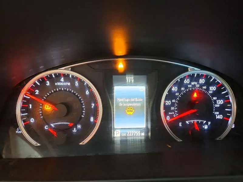 2016 TOYOTA CAMRY SE  