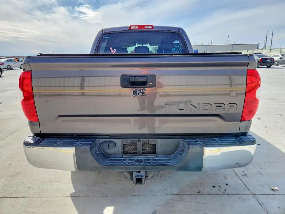 2017 TOYOTA TUNDRA SR5  