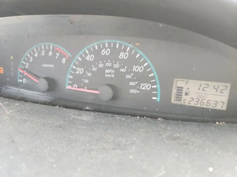 2010 TOYOTA YARIS BASE  