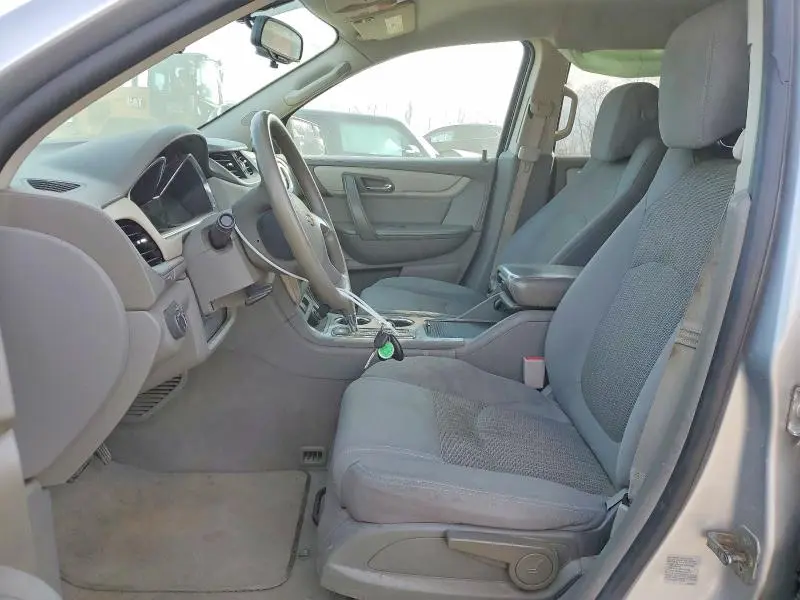 2014 CHEVROLET TRAVERSE LS  