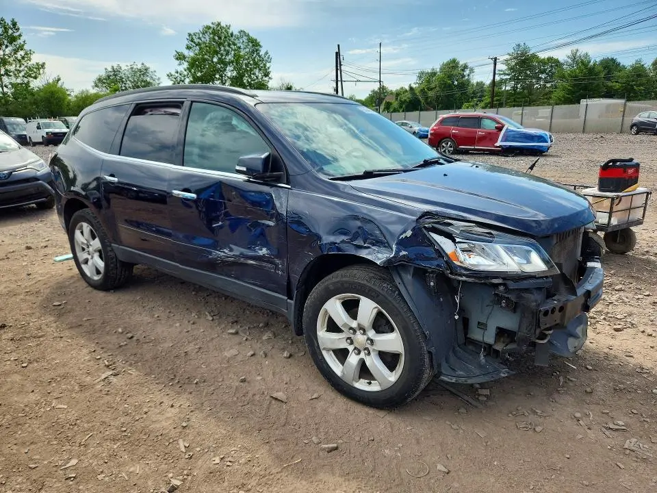 2017 CHEVROLET TRAVERSE LT  