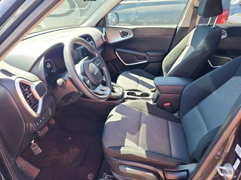 2025 KIA SOUL LX  