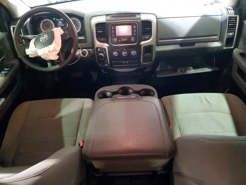 2015 RAM 1500 SLT  
