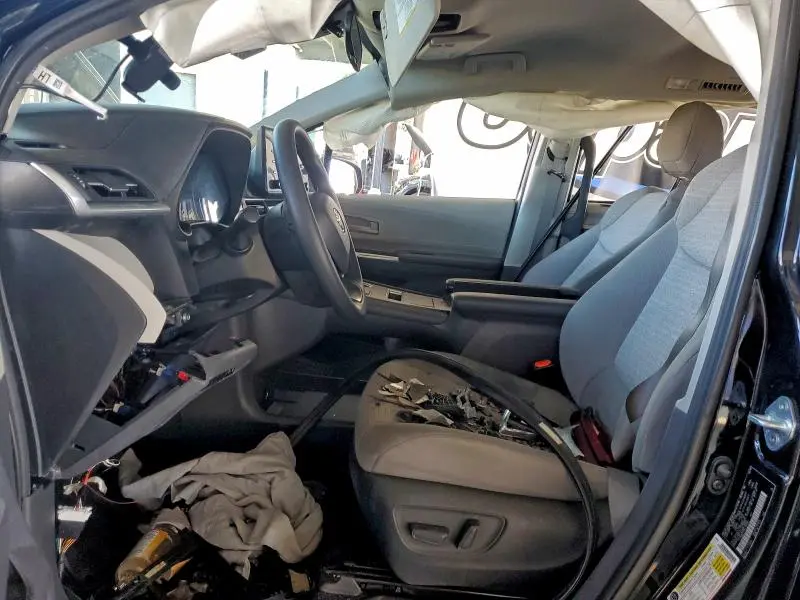 2024 TOYOTA SIENNA LE 8-PASSENGER  