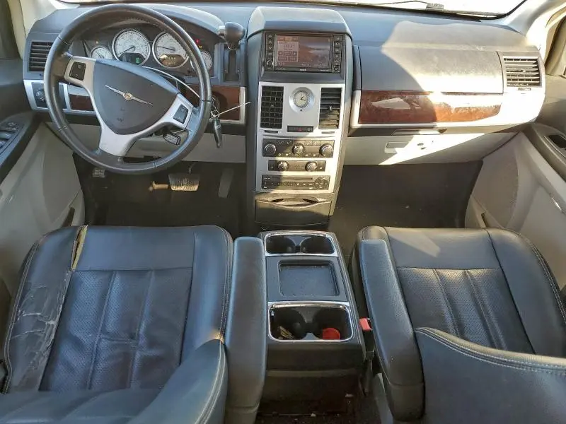 2010 CHRYSLER TOWN & COUNTRY TOURING PLUS  