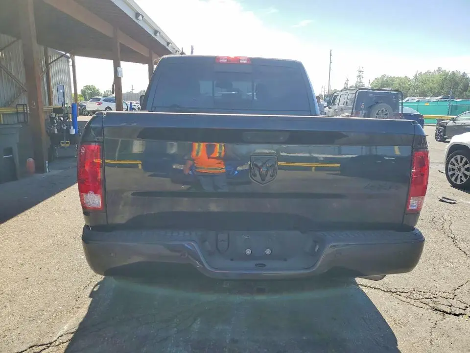2018 RAM 1500 SLT  