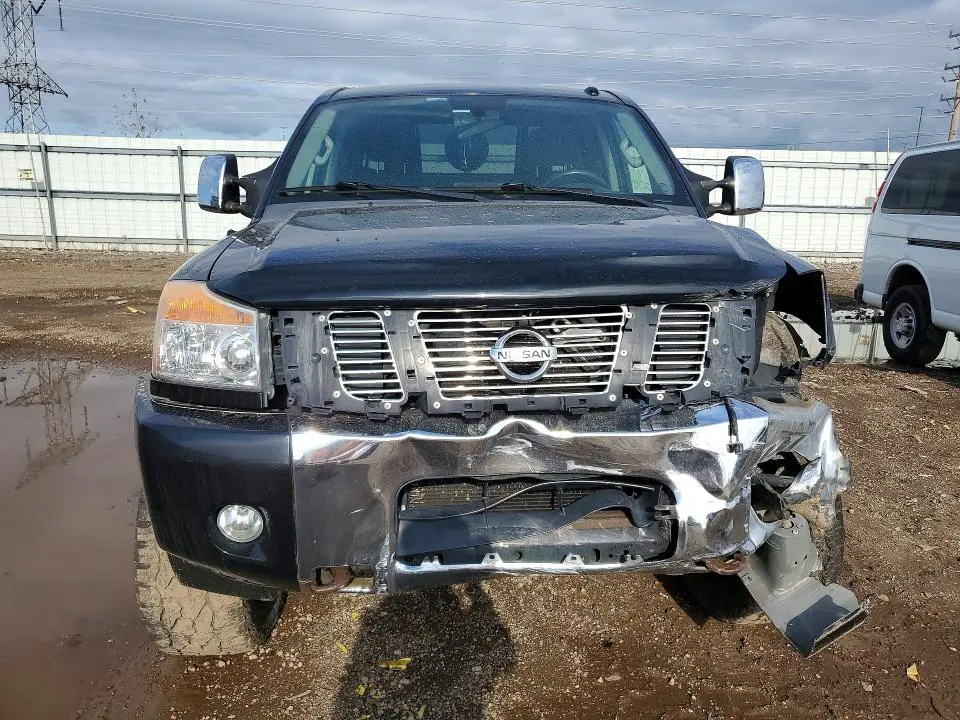 2014 NISSAN TITAN SV  