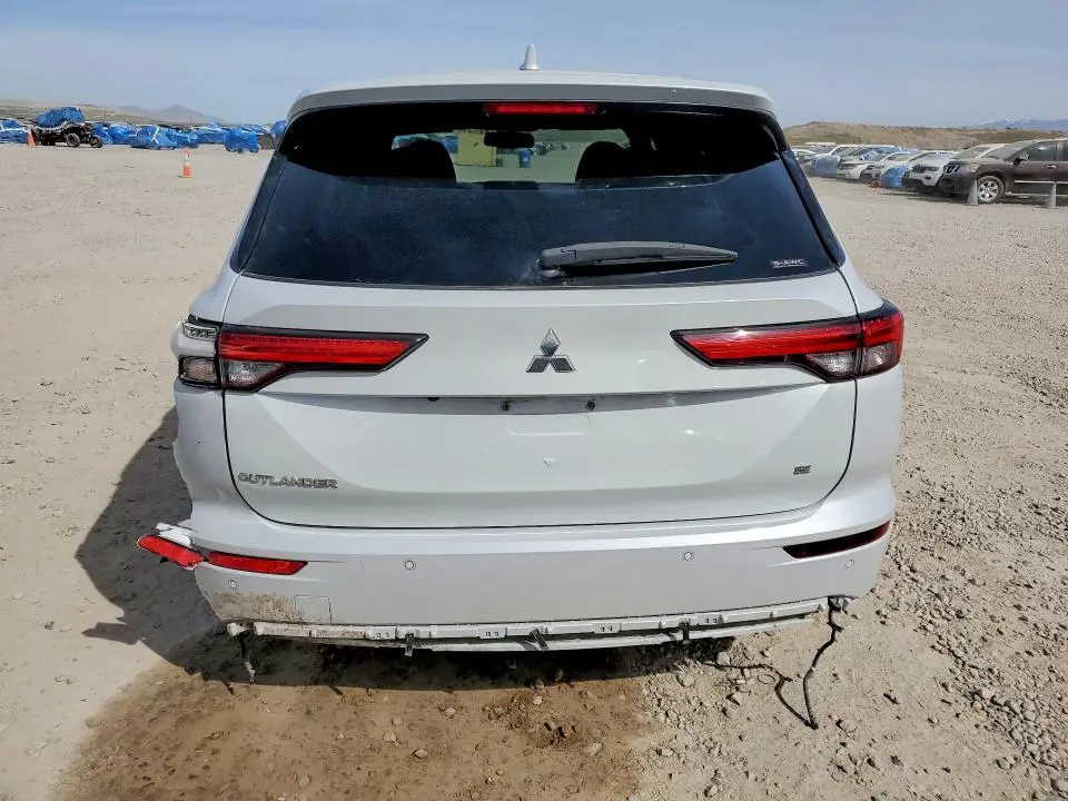 2022 MITSUBISHI OUTLANDER SE  