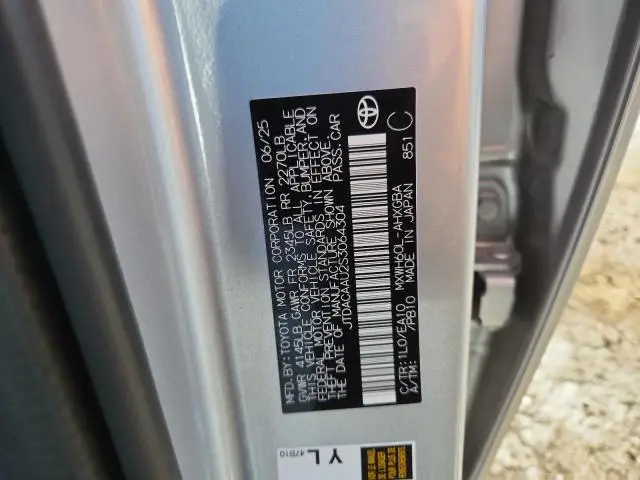 2025 TOYOTA PRIUS LE  