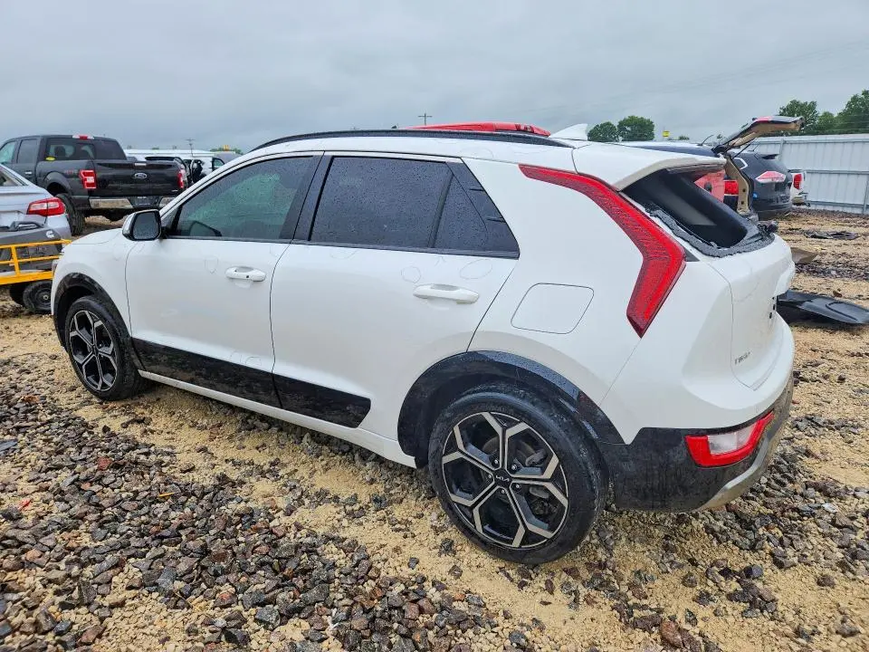 2023 KIA NIRO EX  