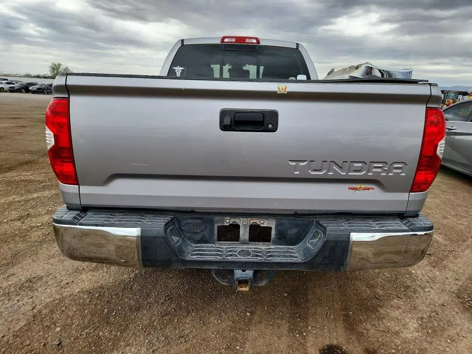 2015 TOYOTA TUNDRA SR5  