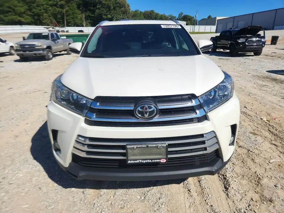 2019 TOYOTA HIGHLANDER XLE  