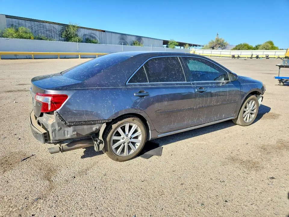 2014 TOYOTA CAMRY XLE  