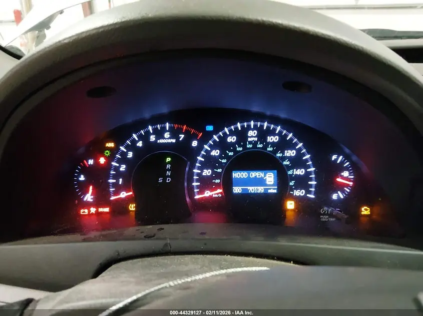 2011 TOYOTA CAMRY XLE V6