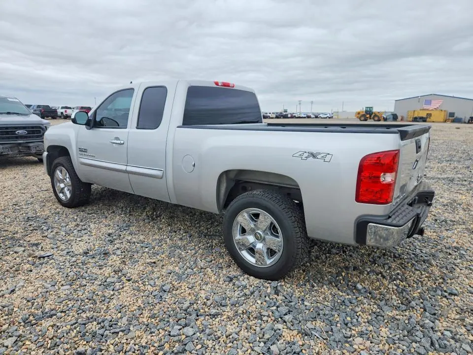 2011 CHEVROLET SILVERADO2   