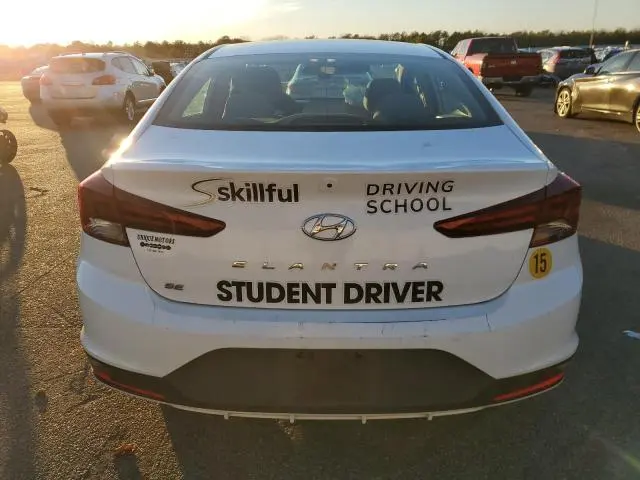 2020 HYUNDAI ELANTRA SE  