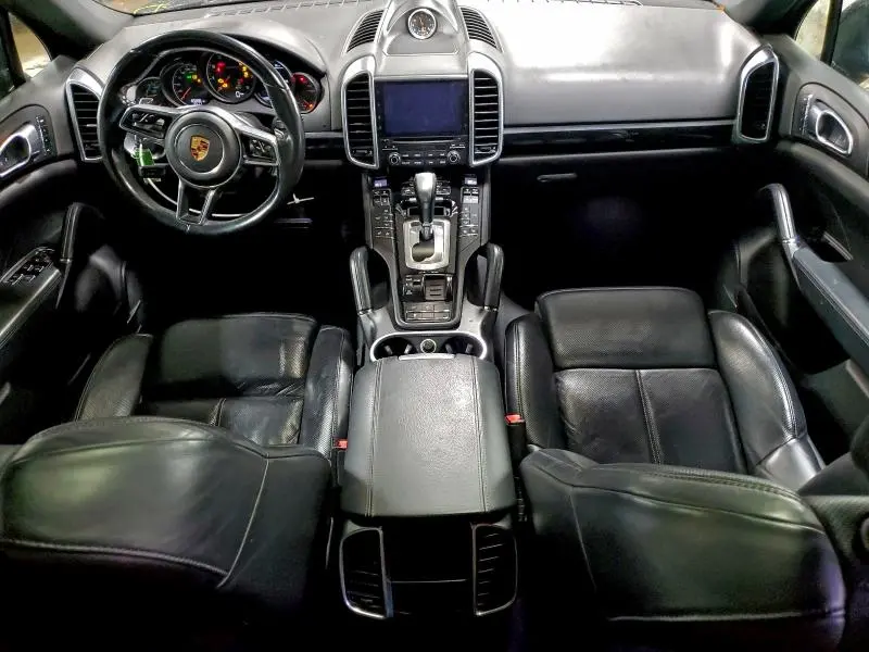 2018 PORSCHE CAYENNE   