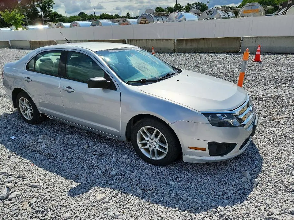 2010 FORD FUSION S  