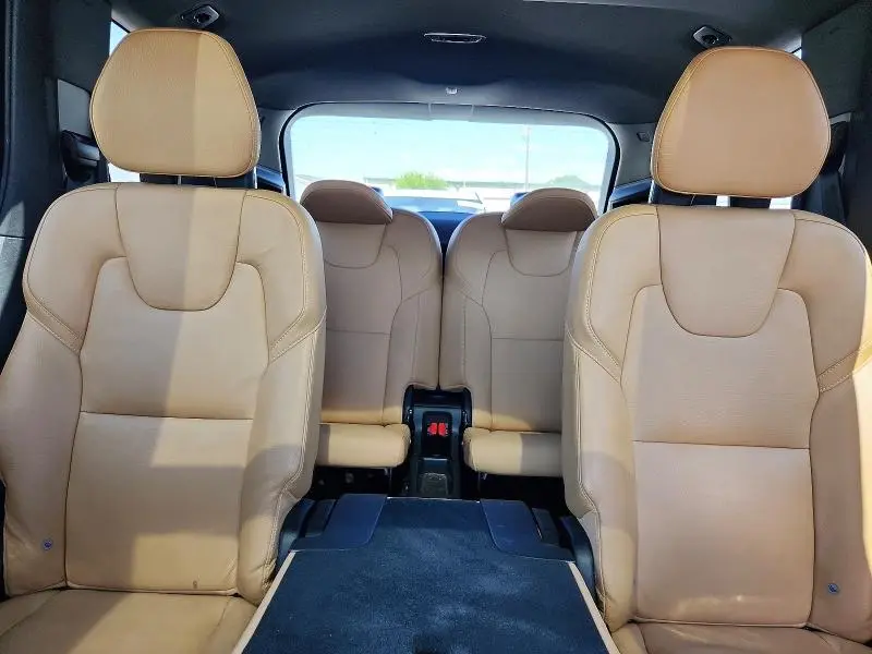 2019 VOLVO XC90 T6 MOMENTUM  