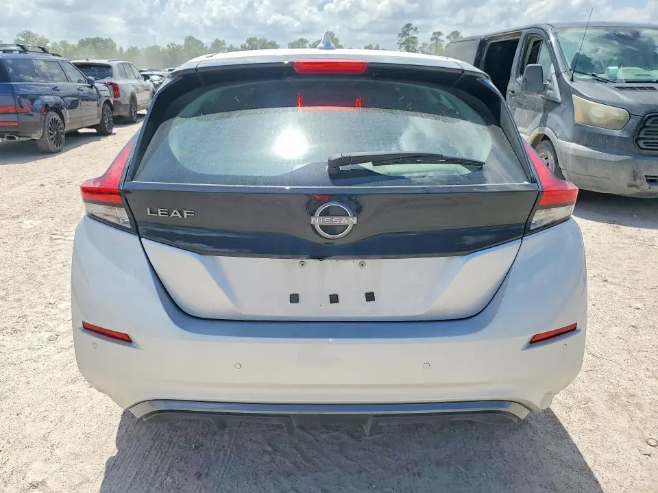 2025 NISSAN LEAF S  