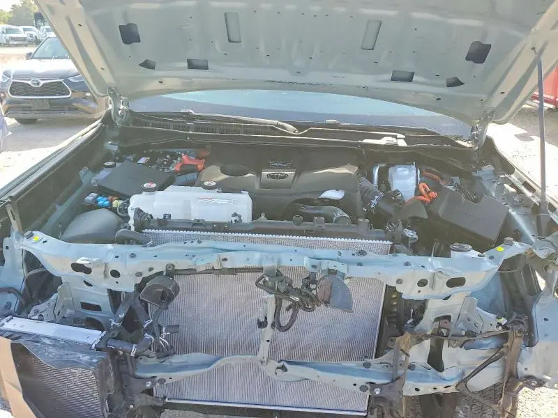 2026 TOYOTA TUNDRA PLATINUM HV  