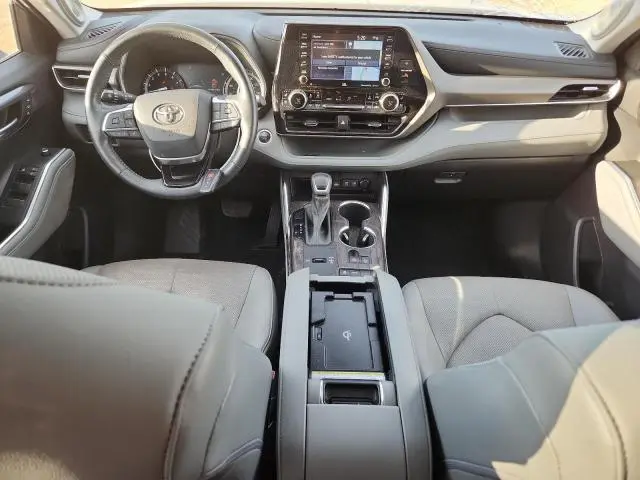 2021 TOYOTA HIGHLANDER LIMITED  