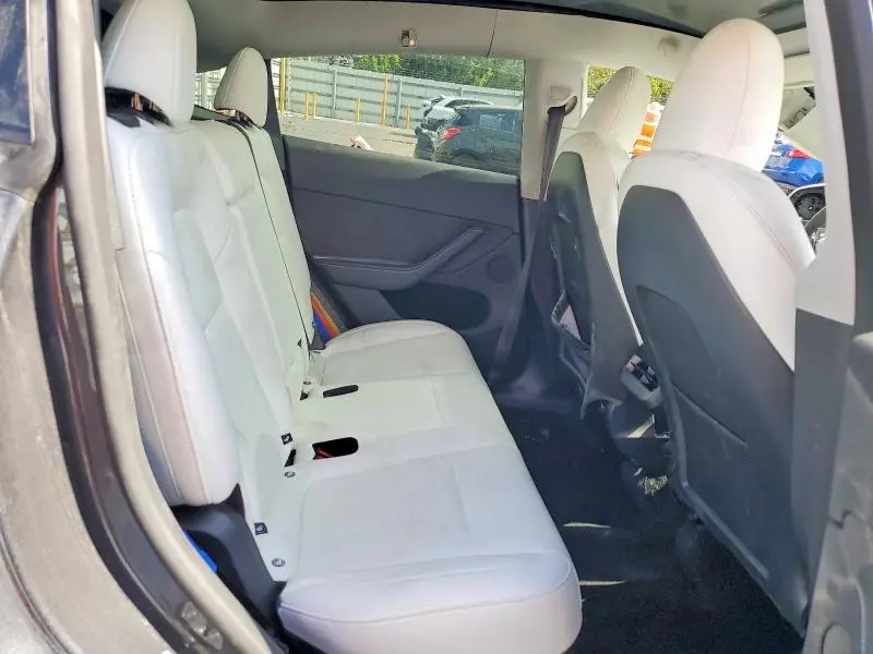 2025 TESLA MODEL Y   