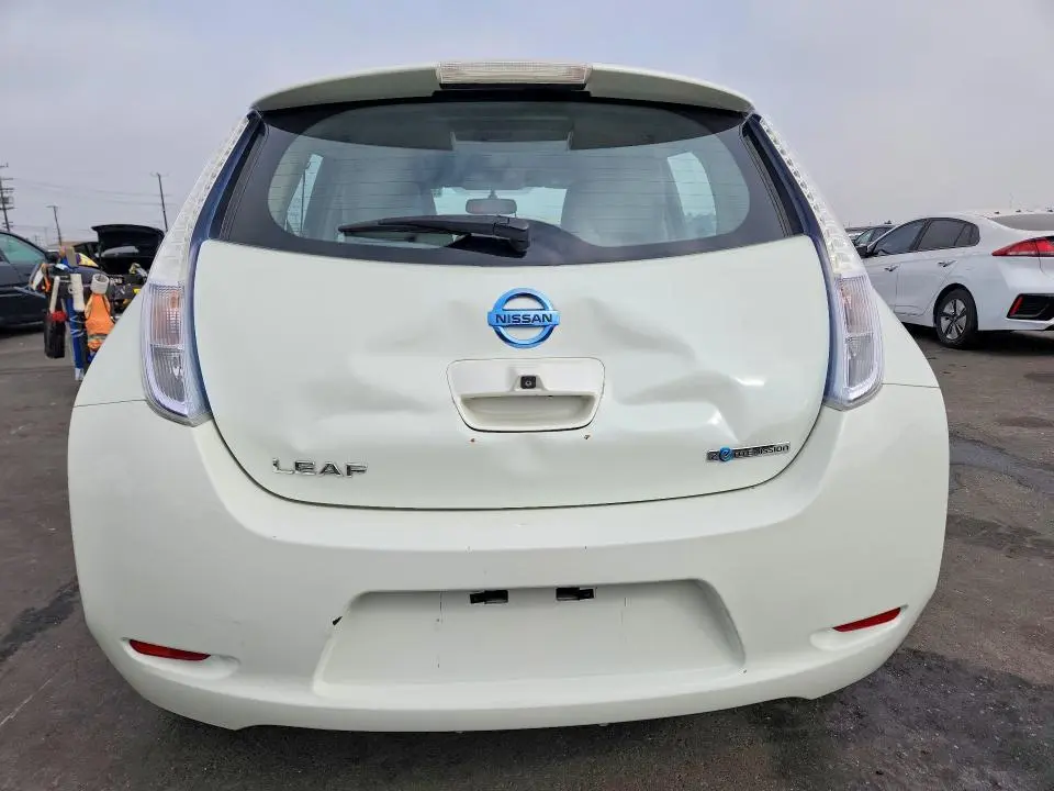 2012 NISSAN LEAF SV  