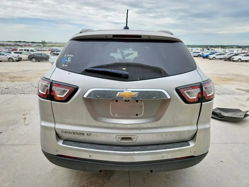 2017 CHEVROLET TRAVERSE LT  