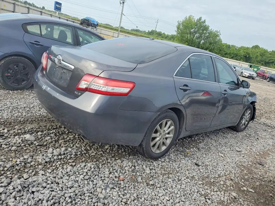 2010 TOYOTA CAMRY XLE V6  