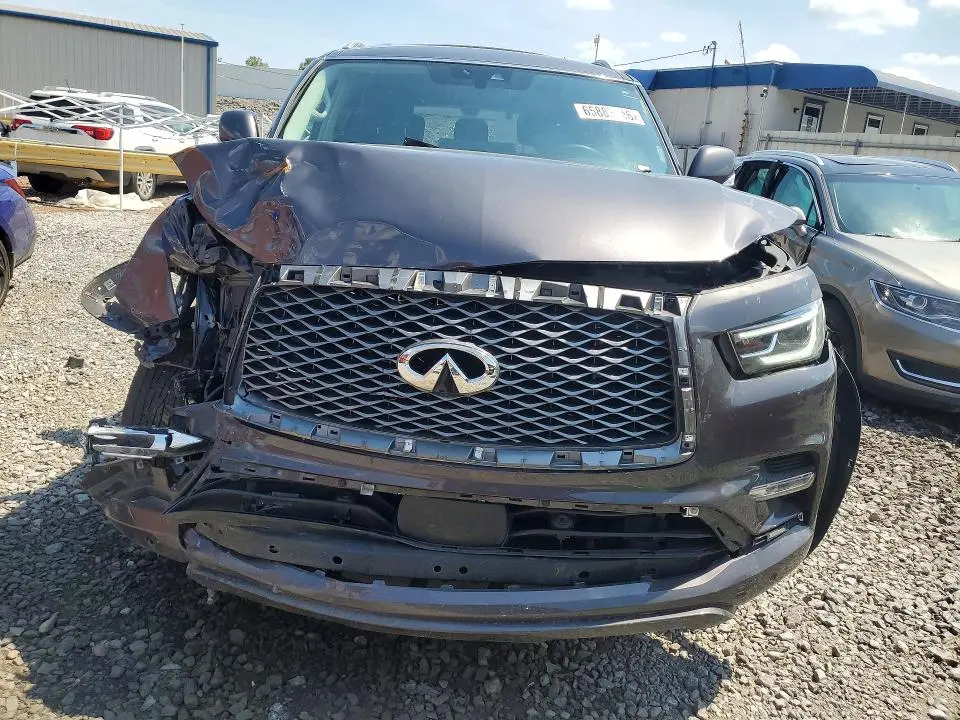 2023 INFINITI QX80 LUXE  
