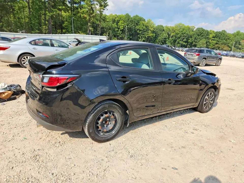2019 TOYOTA YARIS L  