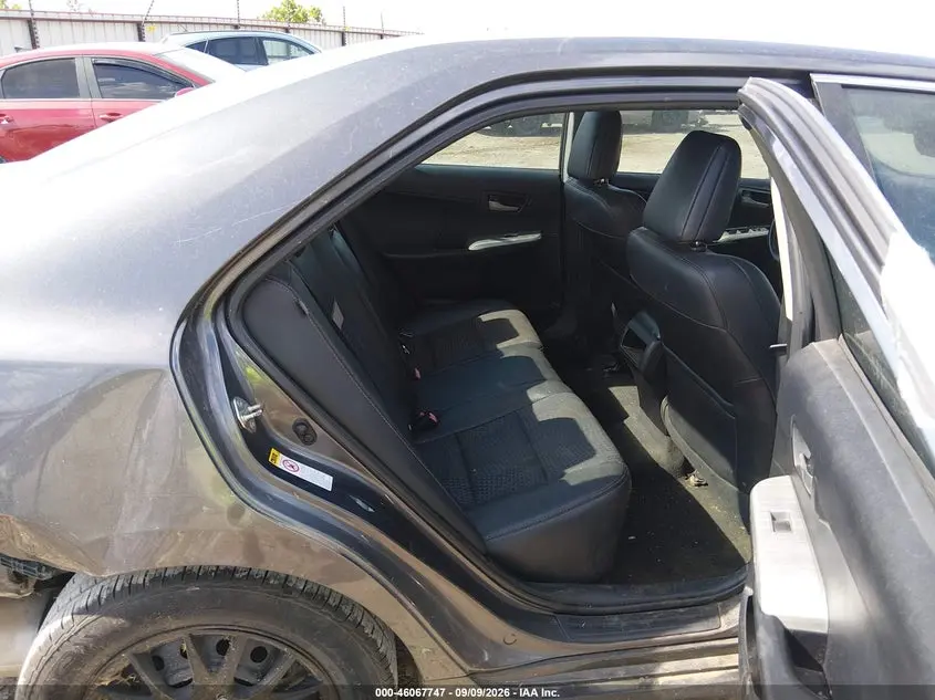 2014 TOYOTA CAMRY SE