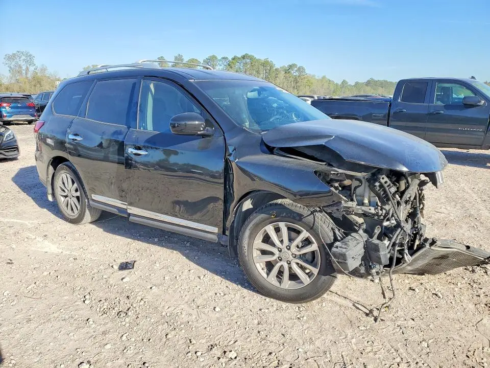 2016 NISSAN PATHFINDER SL  
