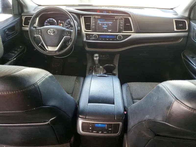 2019 TOYOTA HIGHLANDER LE PLUS  
