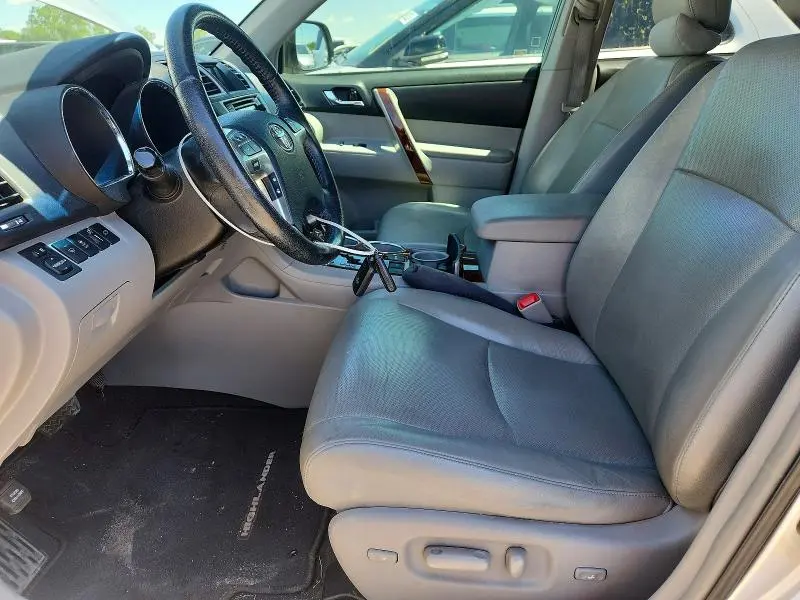 2013 TOYOTA HIGHLANDER LIMITED  