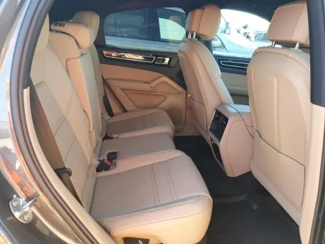 2023 PORSCHE CAYENNE COUPE  