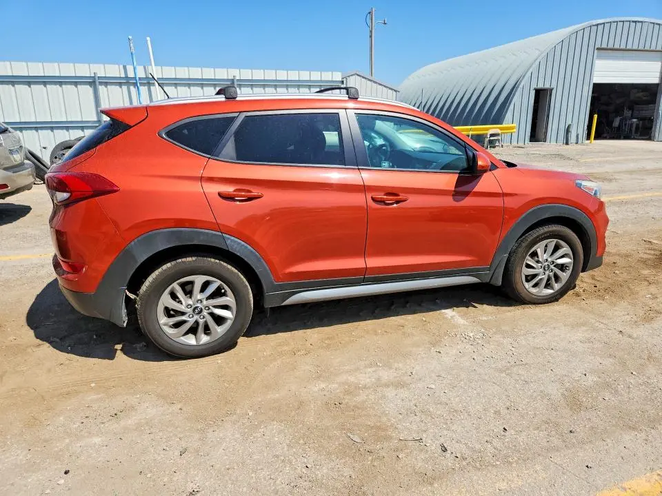 2017 HYUNDAI TUCSON SE  