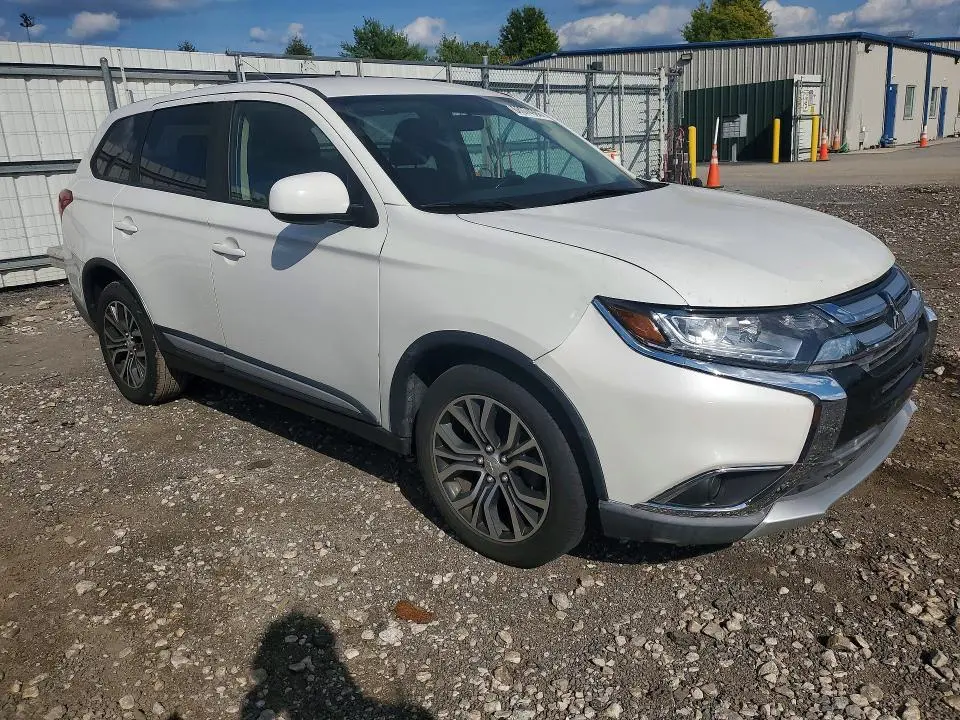 2017 MITSUBISHI OUTLANDER ES  