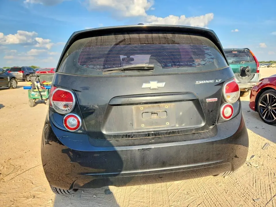 2016 CHEVROLET SONIC LT  