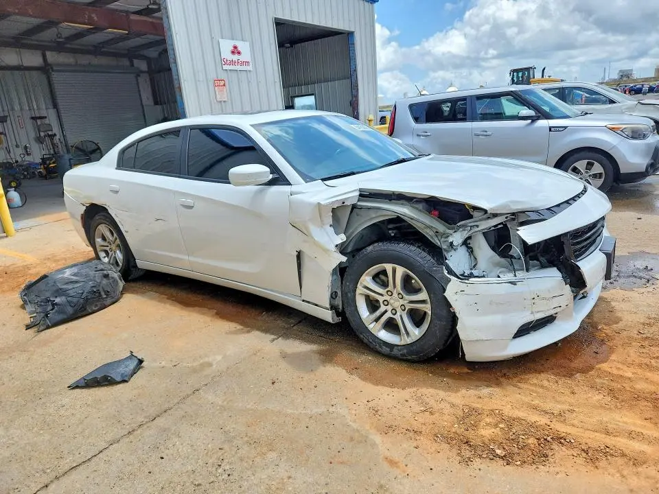 2022 DODGE CHARGER SXT  