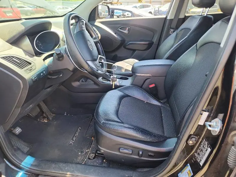 2015 HYUNDAI TUCSON SE  