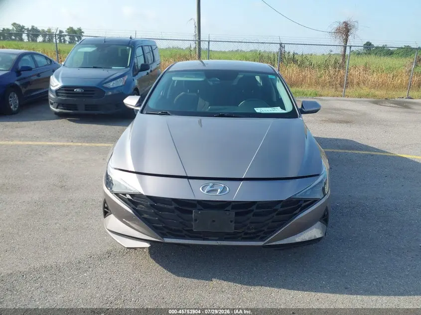 2023 HYUNDAI ELANTRA SE