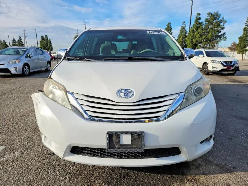 2012 TOYOTA SIENNA   