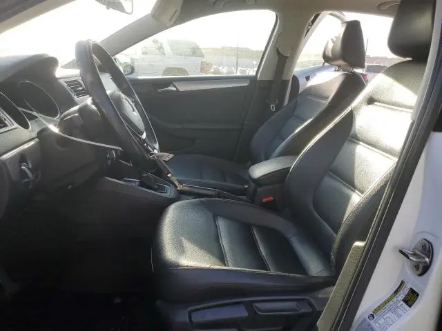 2017 VOLKSWAGEN JETTA SE  