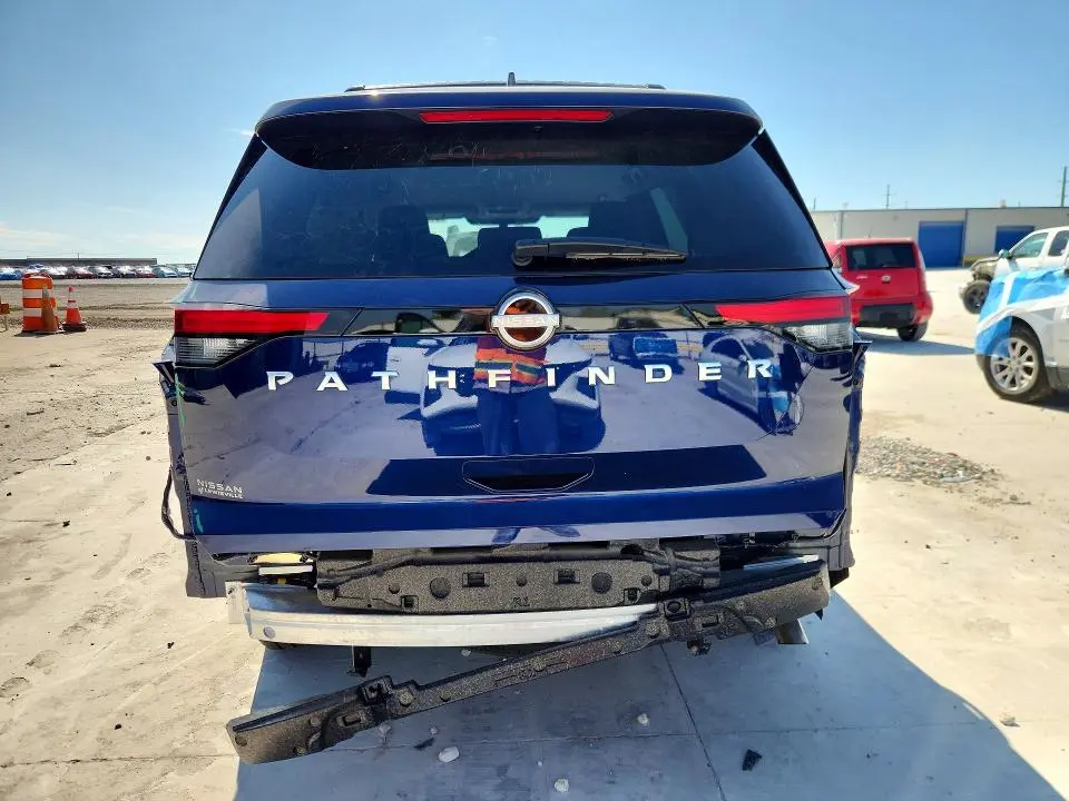 2025 NISSAN PATHFINDER SV  