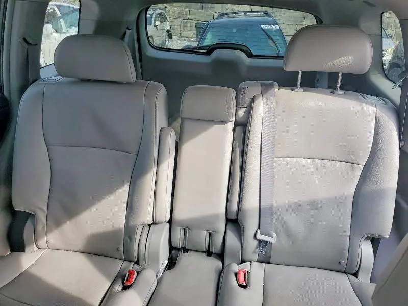 2011 TOYOTA HIGHLANDER LIMITED  