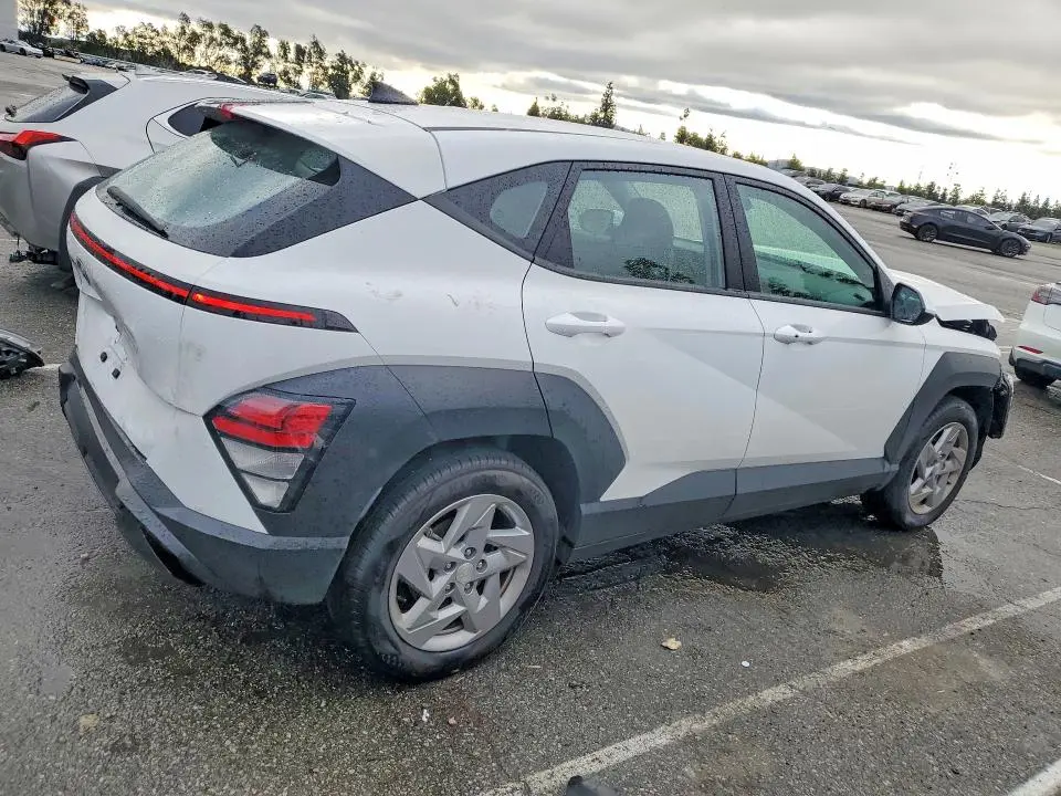 2025 HYUNDAI KONA SE  